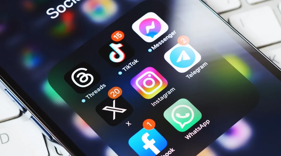 The Strategic Advantages and Disadvantages of Social Media for Growing Businesses in 2026 5 advantages and disadvantages of social media
